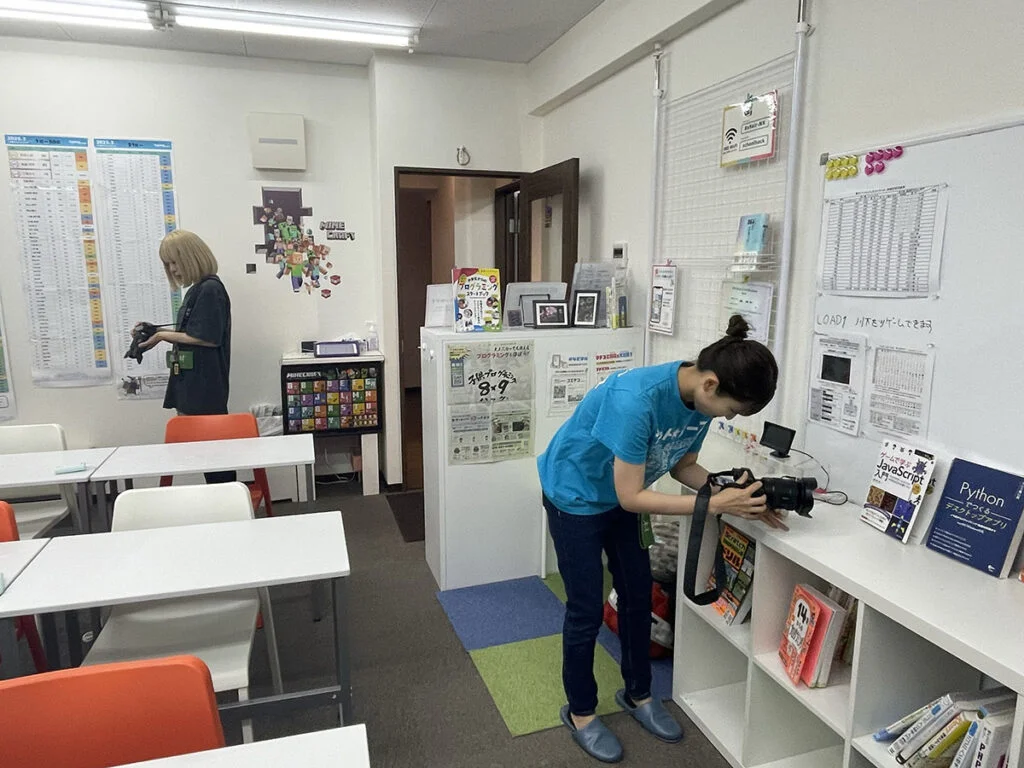 西宮つーしんさんがハック西宮北口校を取材中!