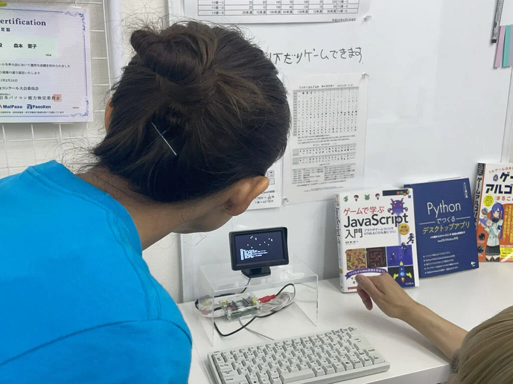 西宮つーしんさんがハック西宮北口校を取材中!