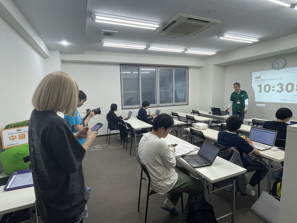 西宮つーしんさんがハック西宮北口校を取材中!
