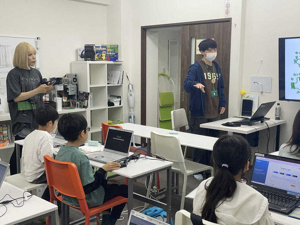 西宮つーしんさんがハック西宮北口校を取材中!