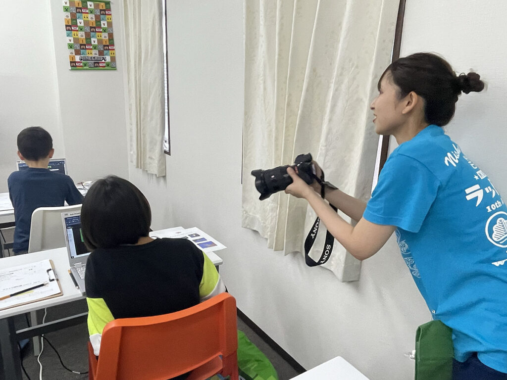 西宮つーしんさんがハック西宮北口校を取材中!